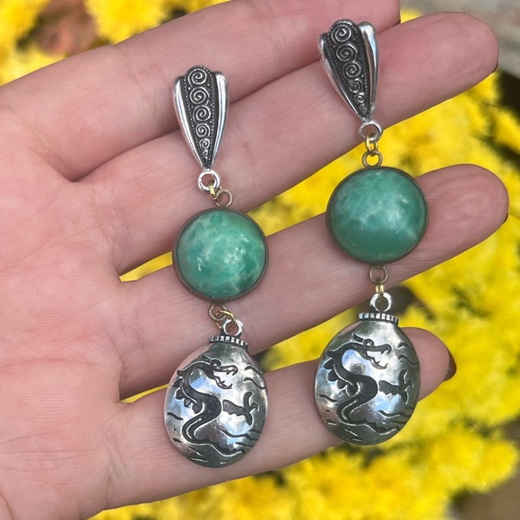 💚Cool 🐉 Vintage Dragon and Larimar Green gemstone stone earrings - Picture 1 of 2